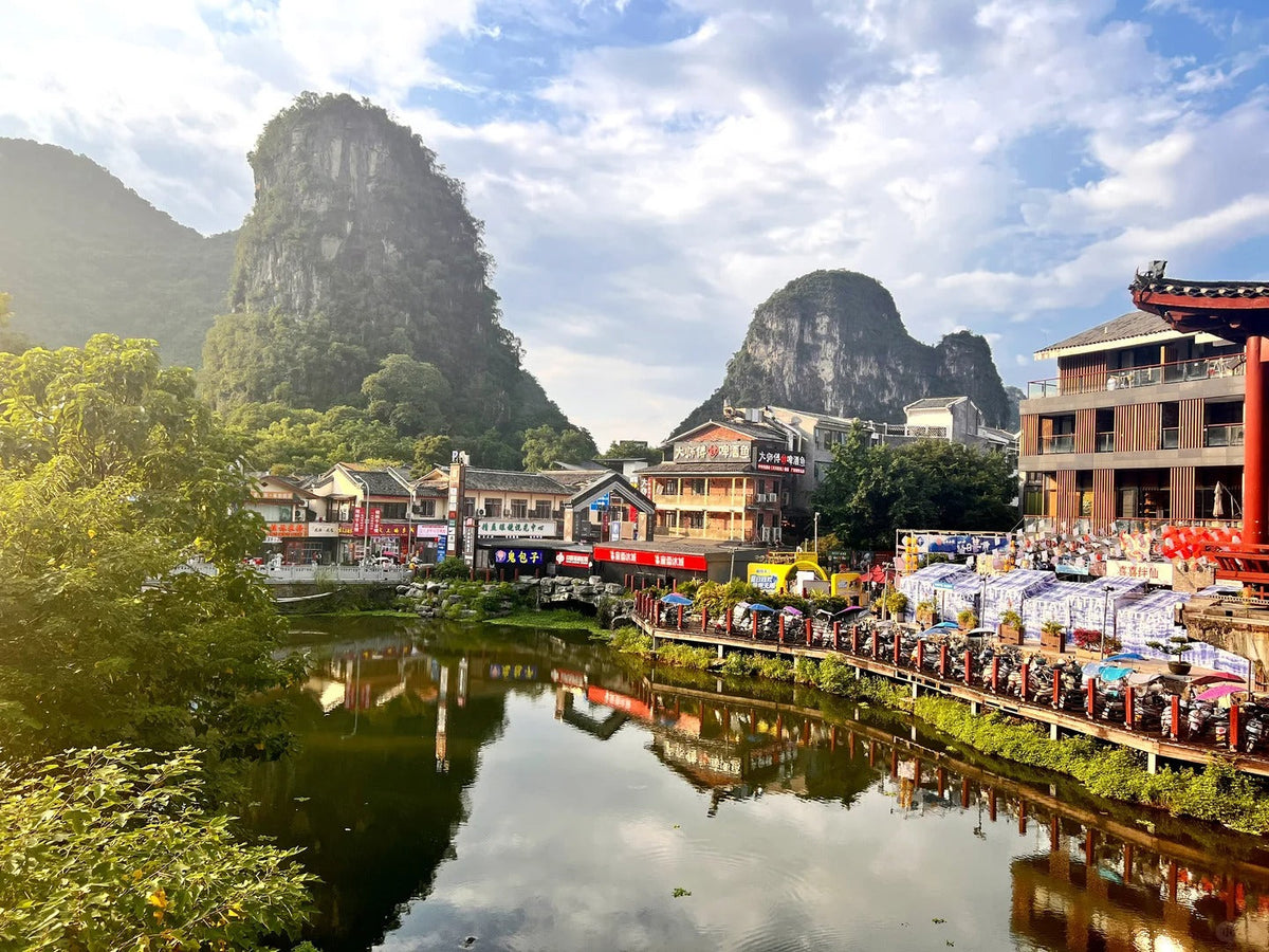 4-Day Guilin & Yangshuo Scenic Tour: Li River, Bamboo Rafting & Local Flavors